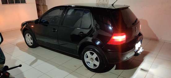 VOLKSWAGEN-GOLF-2002