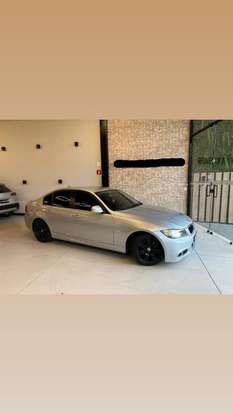 BMW-318i-2011