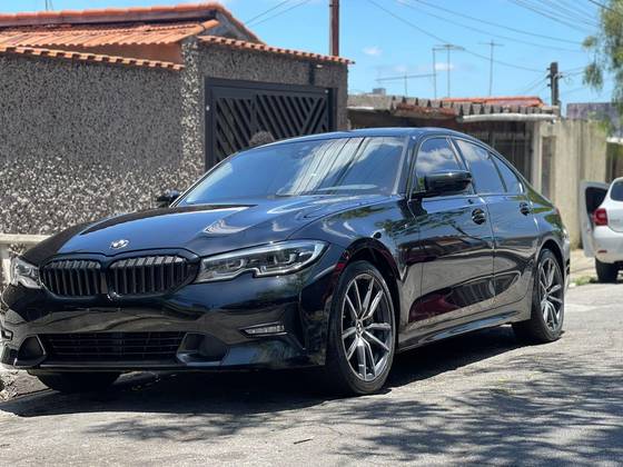 BMW 330i 2.0 16V TURBO GASOLINA SPORT AUTOMÁTICO