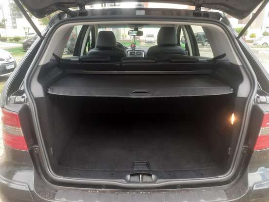 MERCEDES-BENZ-B 180-2011