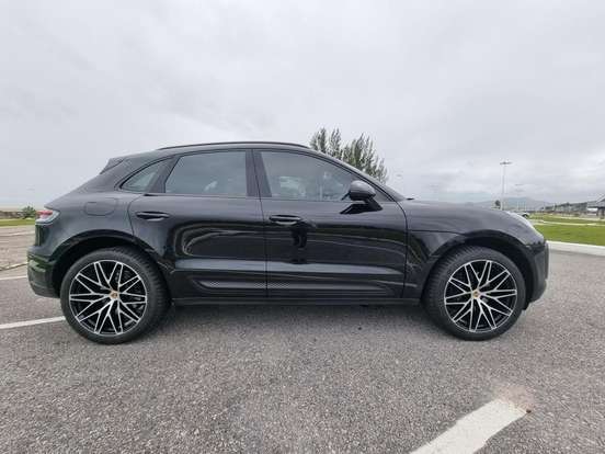 PORSCHE-MACAN-2022