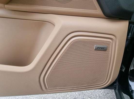 PORSCHE-MACAN-2022