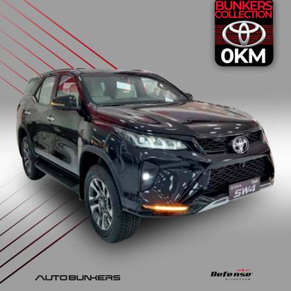 TOYOTA HILUX SW4 2.8 D-4D TURBO DIESEL DIAMOND 7L 4X4 AUTOMÁTICO