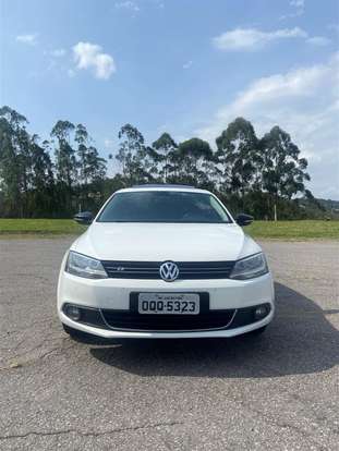 VOLKSWAGEN-JETTA-2013