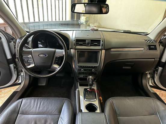 FORD-FUSION-2011