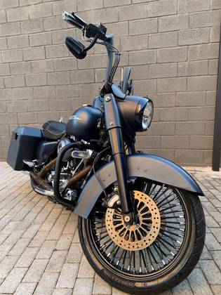 HARLEY-DAVIDSON ROAD KING CUSTOM 