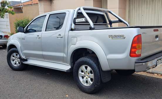TOYOTA-HILUX-2006
