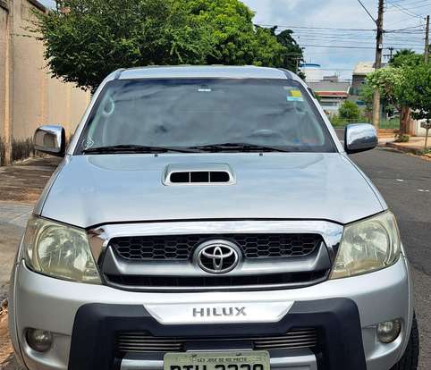 TOYOTA-HILUX-2006
