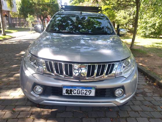 MITSUBISHI L200 TRITON 2.4 16V TURBO DIESEL SPORT HPE-S CD 4P 4X4 AUTOMÁTICO