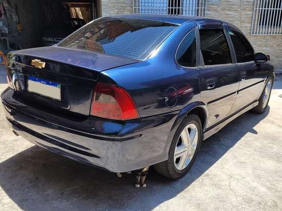 CHEVROLET-VECTRA-2.0 MPFI EXPRESSION 8V GASOLINA 4P MANUAL CHEVROLET-VECTRA-2005