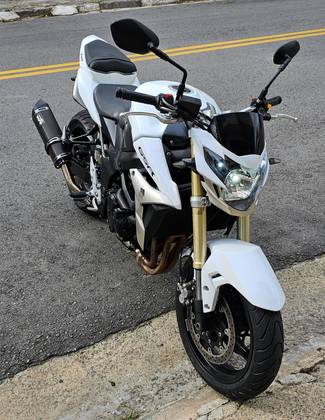 SUZUKI GSR 750A 