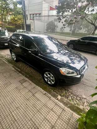 VOLVO-XC60-2012