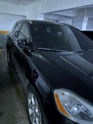 VOLVO-XC60-2012
