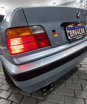 BMW-325i-1992