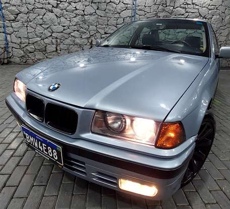 BMW-325i-1992