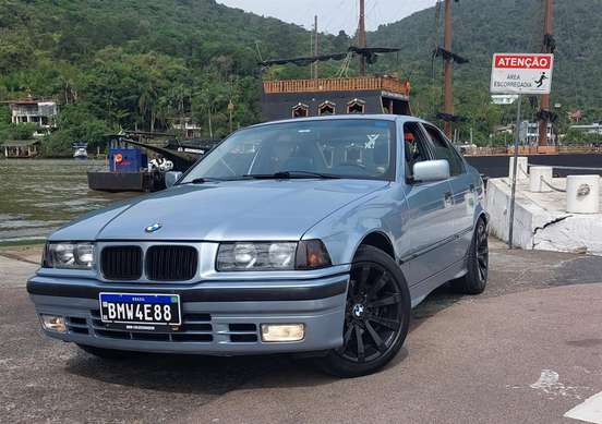 BMW-325i-1992