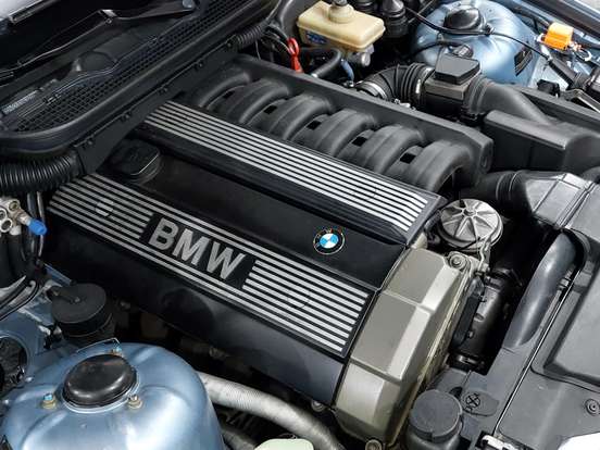 BMW-325i-2.5 SEDAN 24V GASOLINA 4P AUTOMÁTICO BMW-325i-1992