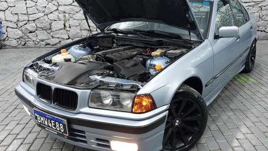 BMW-325i-1992