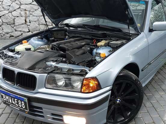 BMW-325i-2.5 SEDAN 24V GASOLINA 4P AUTOMÁTICO BMW-325i-1992