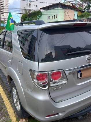 TOYOTA HILUX SW4 3.0 SRV 4X4 7 LUGARES 16V TURBO INTERCOOLER DIESEL 4P AUTOMÁTICO