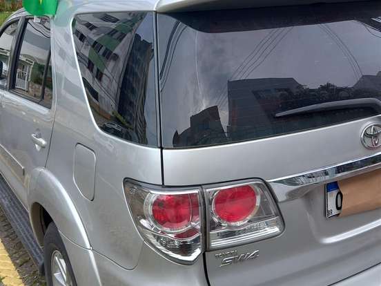 TOYOTA-HILUX SW4-3.0 SRV 4X4 7 LUGARES 16V TURBO INTERCOOLER DIESEL 4P AUTOMÁTICO TOYOTA-HILUX SW4-2014