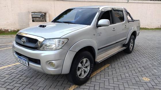 TOYOTA HILUX 2.5 STD 4X4 CD 16V TURBO DIESEL 4P MANUAL