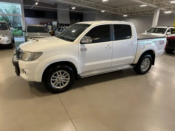 TOYOTA HILUX 3.0 SRV 4X4 CD 16V TURBO INTERCOOLER DIESEL 4P AUTOMÁTICO