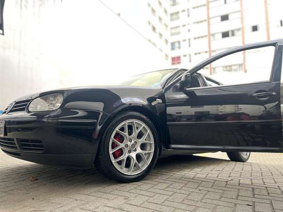 VOLKSWAGEN-GOLF-2002