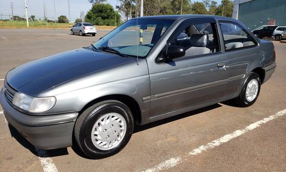VOLKSWAGEN LOGUS 1.8 CL 8V GASOLINA 2P MANUAL
