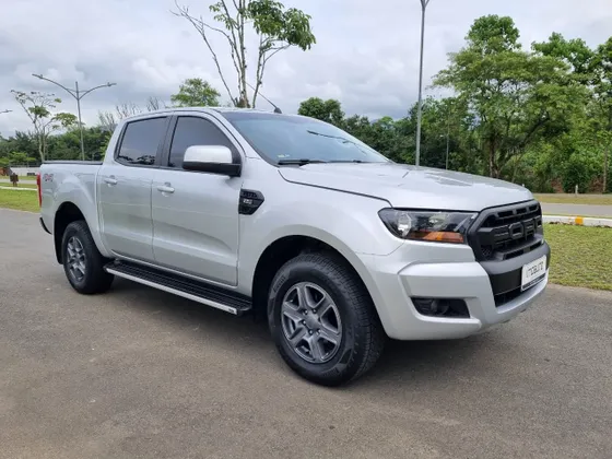 FORD RANGER 2.2 XLS 4X4 CD 16V DIESEL 4P AUTOMÁTICO