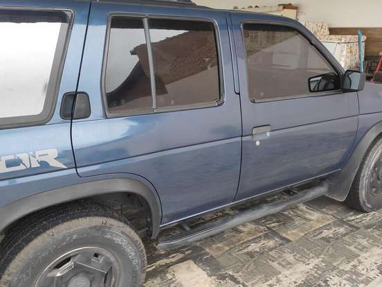 NISSAN-PATHFINDER-1994
