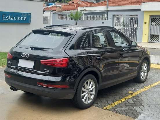 AUDI-Q3-2015