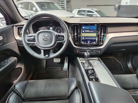 VOLVO-XC60-2.0 T5 GASOLINA R-DESIGN AWD GEARTRONIC VOLVO-XC60-2017