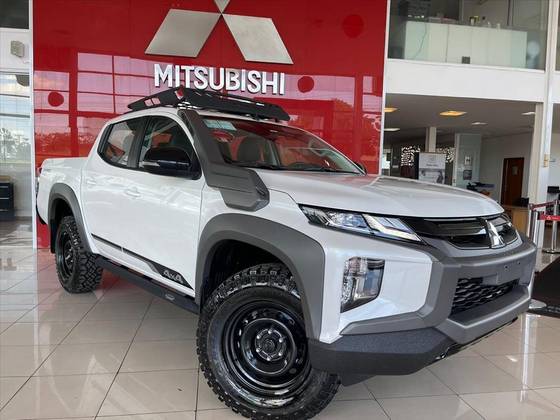 MITSUBISHI L200 TRITON 2.4 16V TURBO DIESEL SPORT SAVANA CD 4P 4X4 AUTOMÁTICO