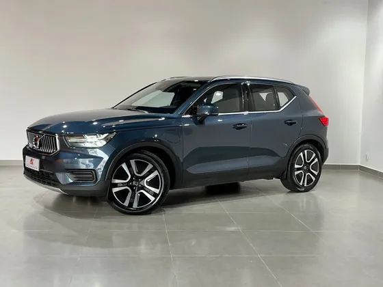 VOLVO XC40 1.5 T5 RECHARGE MOMENTUM GEARTRONIC