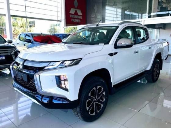 MITSUBISHI L200 TRITON 2.4 16V TURBO DIESEL SPORT HPE CD 4P 4X4 AUTOMÁTICO