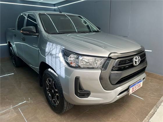 TOYOTA HILUX 2.8 D-4D TURBO DIESEL CD POWER PACK 4X4 MANUAL