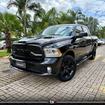 RAM CLASSIC 5.7 V8 GASOLINA LARAMIE NIGHT EDITION CD 4X4 AUTOMÁTICO