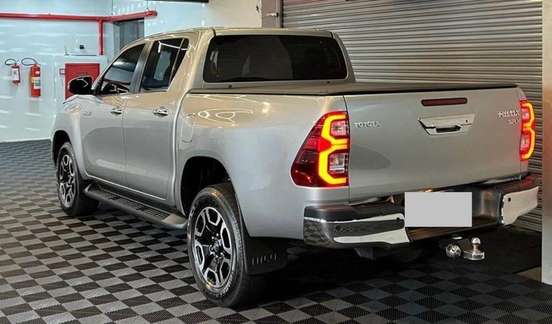 TOYOTA-HILUX-2021