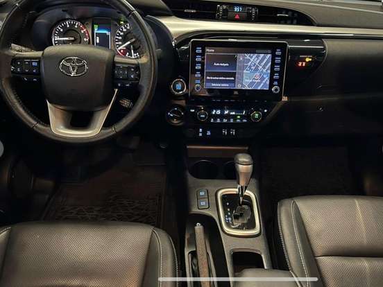 TOYOTA-HILUX-2.8 D-4D TURBO DIESEL CD SRX 4X4 AUTOMÁTICO TOYOTA-HILUX-2021