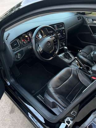 VOLKSWAGEN-GOLF-2018
