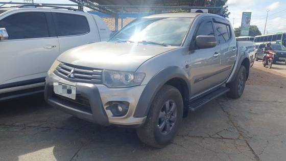 MITSUBISHI L200 TRITON 3.5 HPE 4X4 CD V6 24V FLEX 4P AUTOMÁTICO