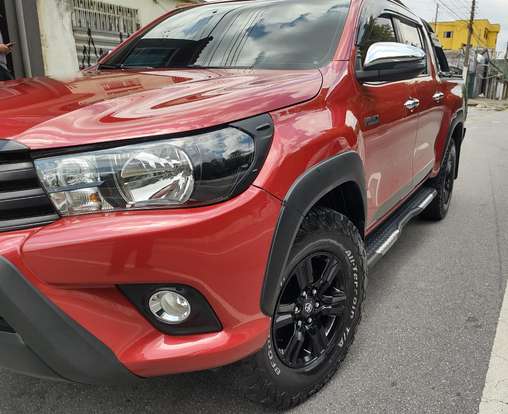 TOYOTA-HILUX-2018