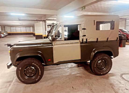 LAND ROVER-DEFENDER-2003