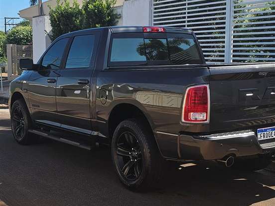 RAM-CLASSIC-5.7 V8 GASOLINA LARAMIE NIGHT EDITION CD 4X4 AUTOMÁTICO RAM-CLASSIC-2022