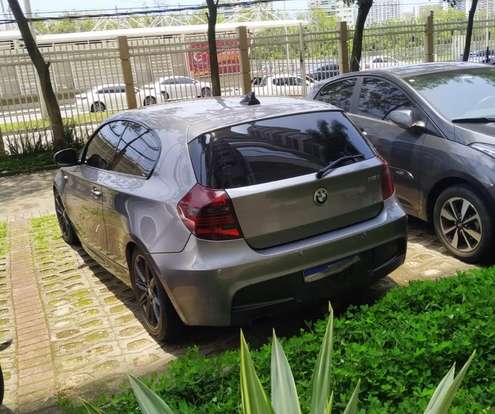 BMW-118i-2012
