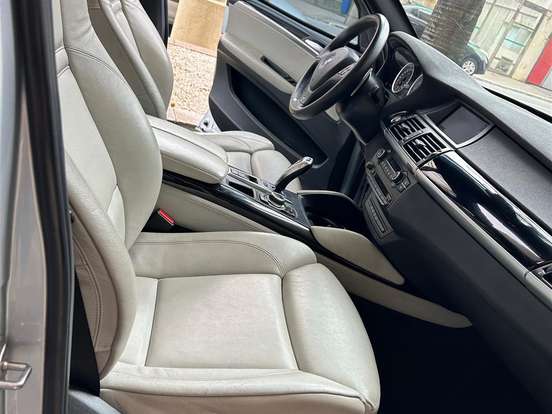 BMW-X5-4.4 M V8 32V BI-TURBO GASOLINA 4P AUTOMATICO BMW-X5-2011