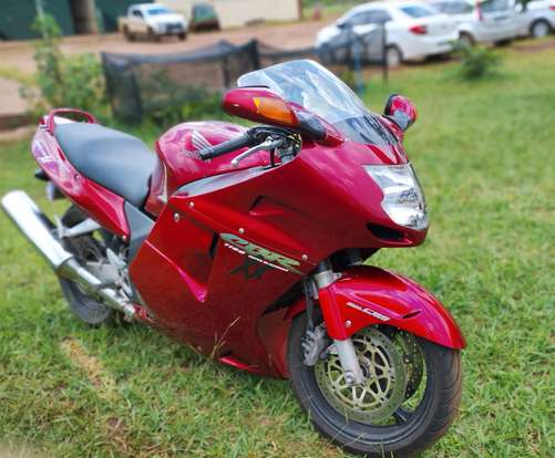 HONDA-CBR 1100XX SUPER BLACKBIRD HONDA-CBR 1100XX SUPER BLACKBIRD-1999