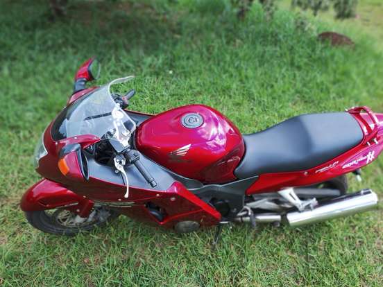 HONDA-CBR 1100XX SUPER BLACKBIRD HONDA-CBR 1100XX SUPER BLACKBIRD-1999