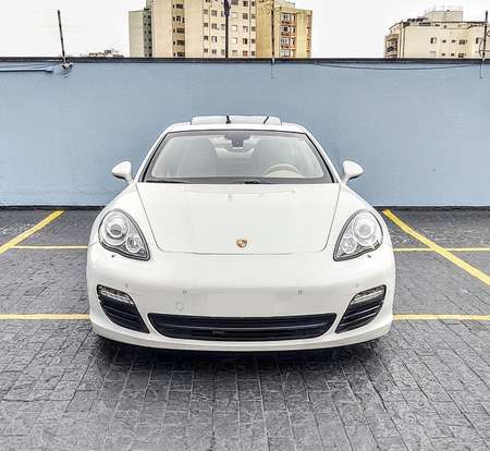 PORSCHE-PANAMERA-2011
